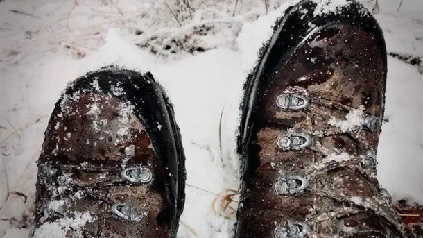 Sole-in-Hiking-Boots-With-Insulation-Against-Cold-2020-photo-1