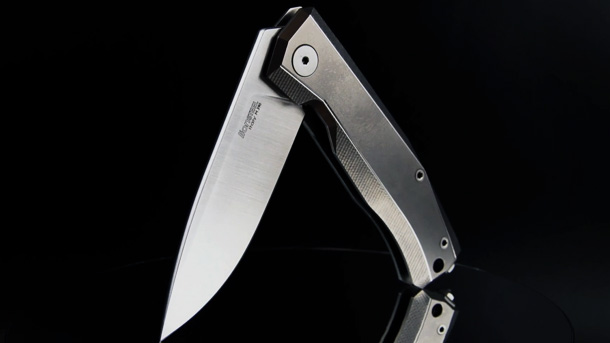 Демонстрация особенностей дизайна складного карманного ножа LionSTEEL Myto LionSTEEL-Myto-EDC-Folding-Knife-Video-2020-photo-4