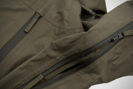 Carinthia выпустила второе поколение мембранного хардшелл комплекта PRG Carinthia-PRG-2-0-Rain-Garment-2021-photo-6-436x291