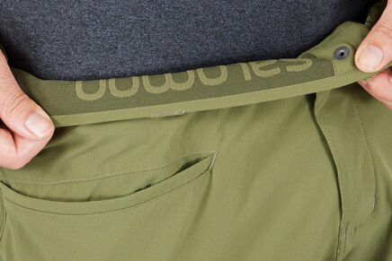 Salomon выпустила новую модель легких и эластичных летних шорт Wayfarer Shorts Salomon-Wayfarer-Shorts-2021-photo-3-436x291