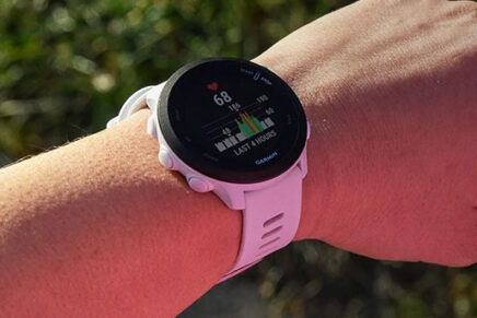 Garmin представила новые спортивные смарт-часы начального уровня - Forerunner 55