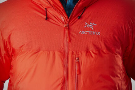 Arc’teryx выпустила свои самые теплые куртки с натуральным и синтетическим утеплителем Arcteryx-Alpha-Parka-Nuclei-SV-Parka-2021-photo-3-436x291