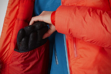 Arc’teryx выпустила свои самые теплые куртки с натуральным и синтетическим утеплителем Arcteryx-Alpha-Parka-Nuclei-SV-Parka-2021-photo-4-436x291