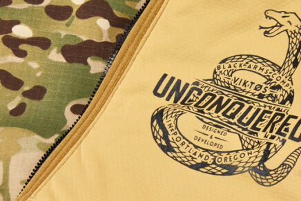 Демонстрация особенностей дизайна софтшелл куртки VIKTOS Bersherken Jacket VIKTOS-Bersherken-Jacket-Video-2021-photo-3-436x291