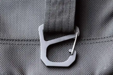 VIKTOS расширила коллекцию повседневных сумок новой моделью Upscale 2 Leather Slingbag VIKTOS-Upscale-2-Leather-Slingbag-2021-photo-4-436x291