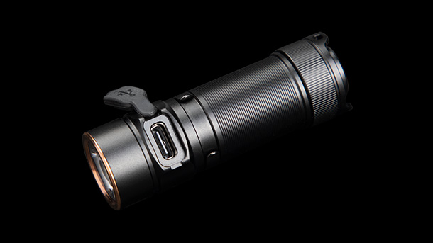 Fenix-E18R-V2-EDC-LED-Flashlight-2022-photo-3