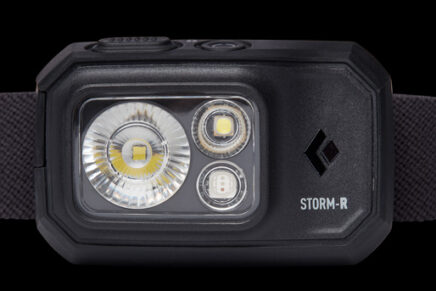 Black Diamond дополнила коллекцию светодиодных фонарей новой линейкой R-Series Black-Diamond-R-Series-Headlamps-2022-photo-3-436x291