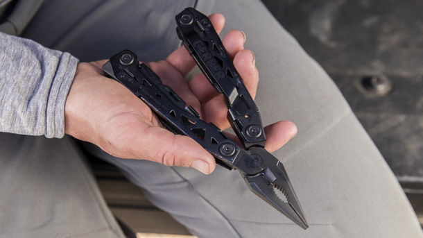 Gerber-Suspension-NXT-Black-Multitool-2022-photo-1