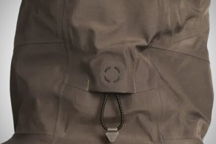 Nike выпустила новую хардшелл крутку ACG Storm-FIT ADV Gore-Tex Misery Ridge Shell Nike-ACG-Storm-FIT-ADV-Gore-Tex-Misery-Ridge-Shell-2023-photo-5-436x291