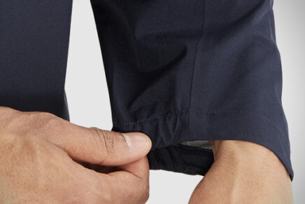 Небольшая презентация легкой и компактной мембранной куртки Salomon OUTline GTX 2.5L Jacket Salomon-OUTline-GTX-2-5L-Jacket-Video-2022-photo-4-436x291